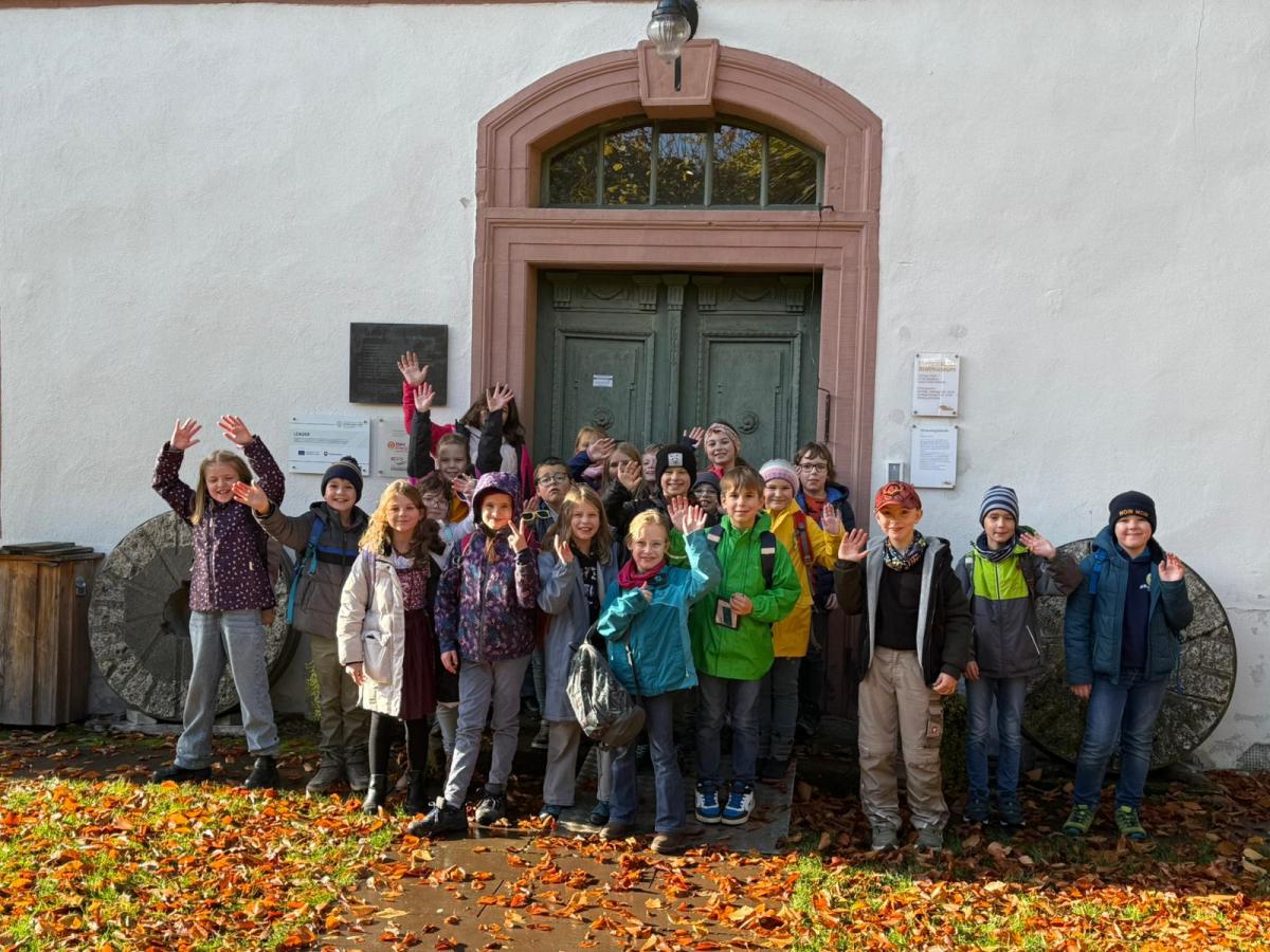 03cef64d-b4b3-4e04-b767-d7e73c81b35a